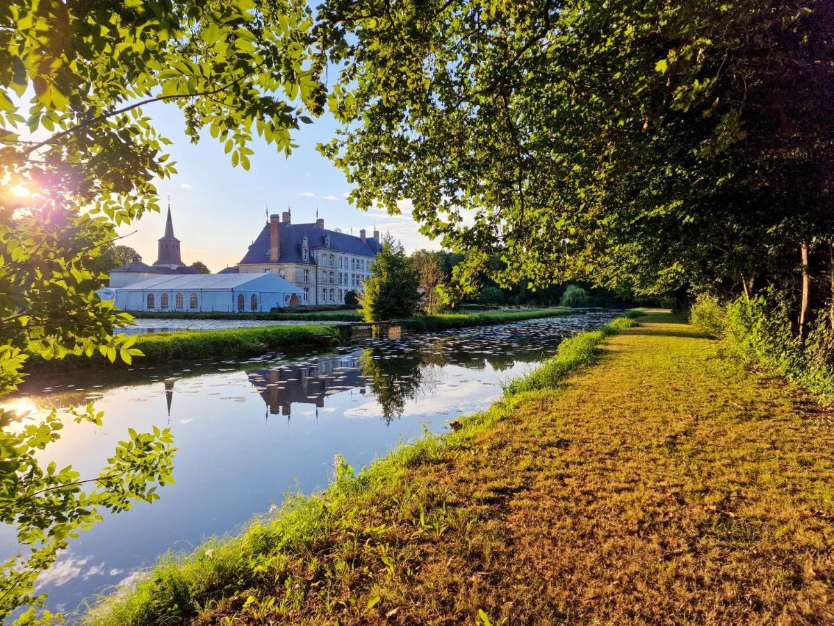 Chateau De Vitry-La-Ville Екстер'єр фото